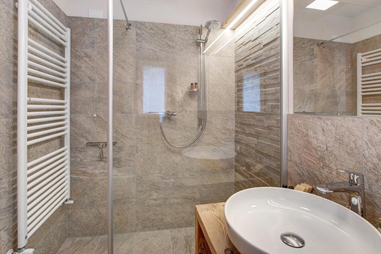 Casa Al Rin Ski Bike And Wellness Isolaccia Exteriör bild